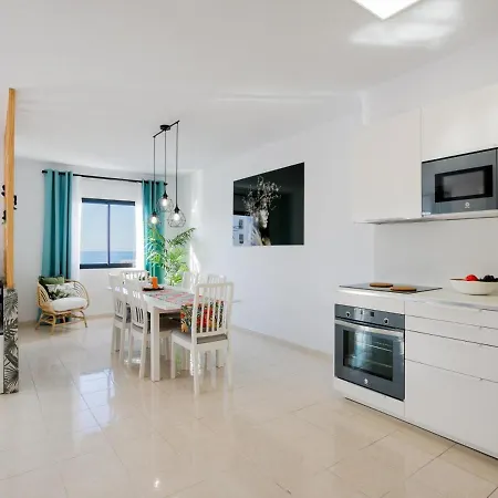 1301 Very Nice With Amazing Sea View *